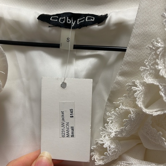 White bat wing blazer - Picture 3 of 5